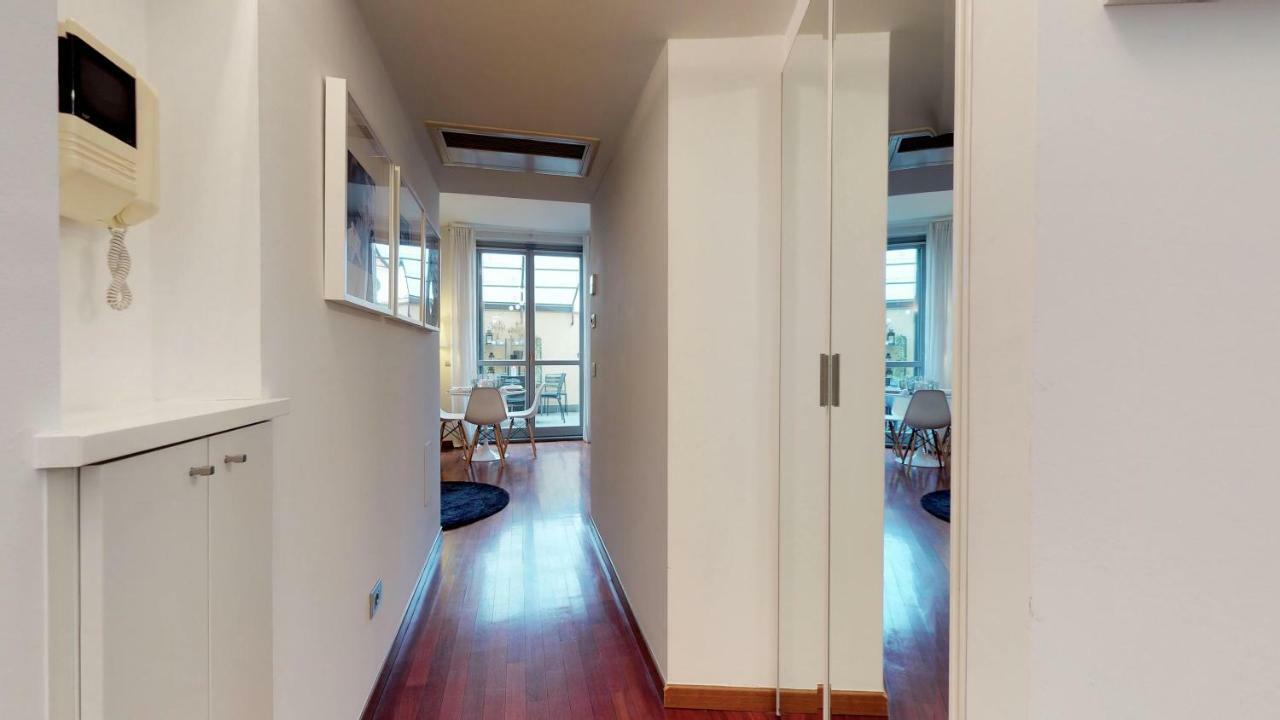 Design Apartment Near Duomo Square Milano Esterno foto