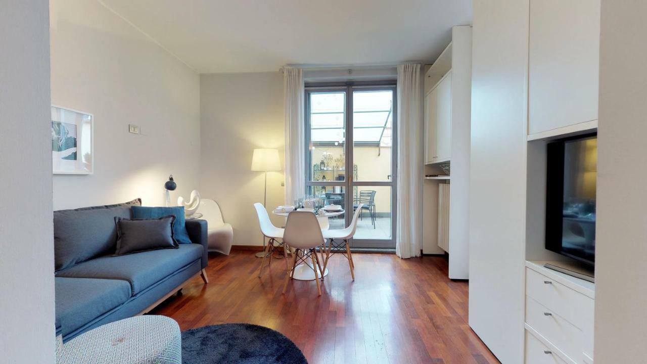 Design Apartment Near Duomo Square Milano Esterno foto