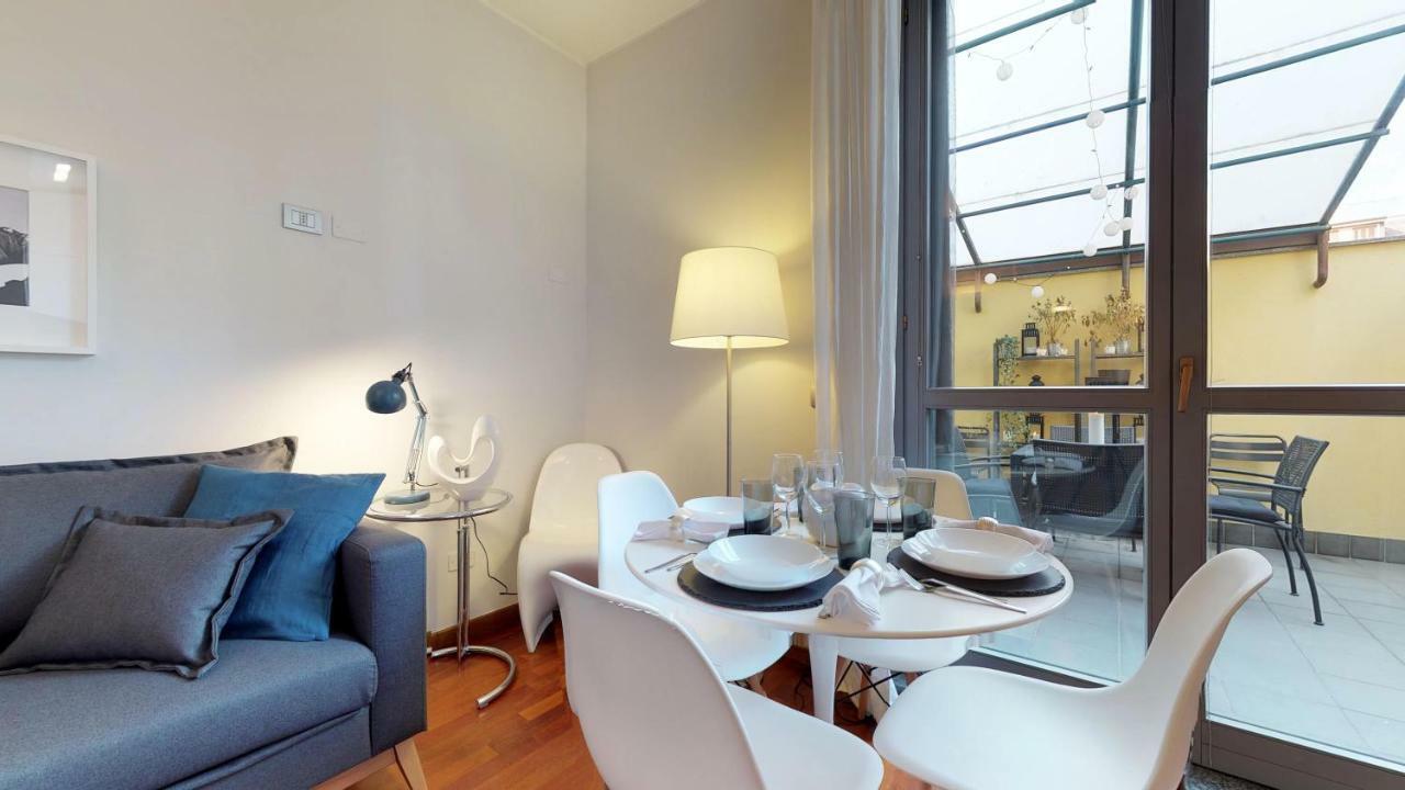 Design Apartment Near Duomo Square Milano Esterno foto