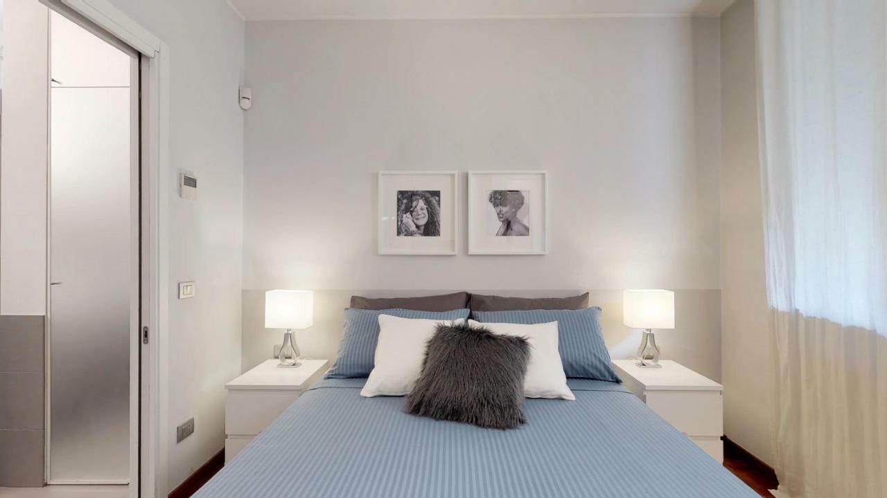 Design Apartment Near Duomo Square Milano Esterno foto