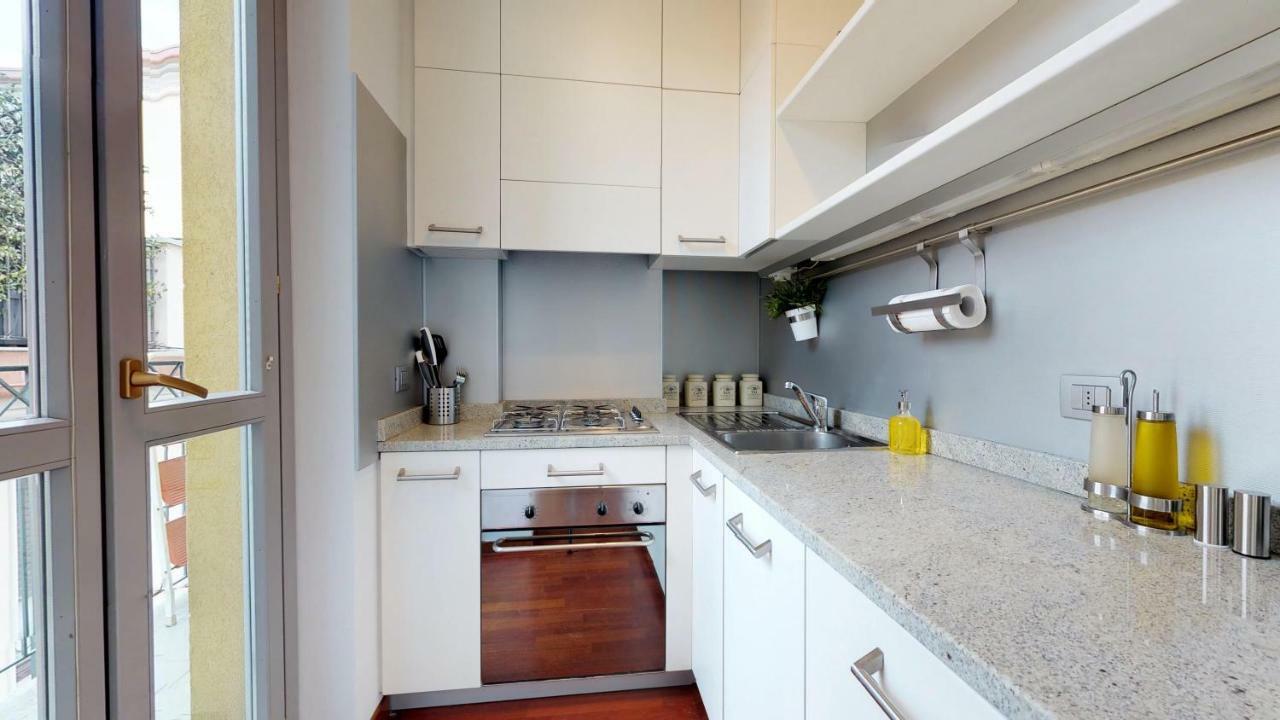 Design Apartment Near Duomo Square Milano Esterno foto